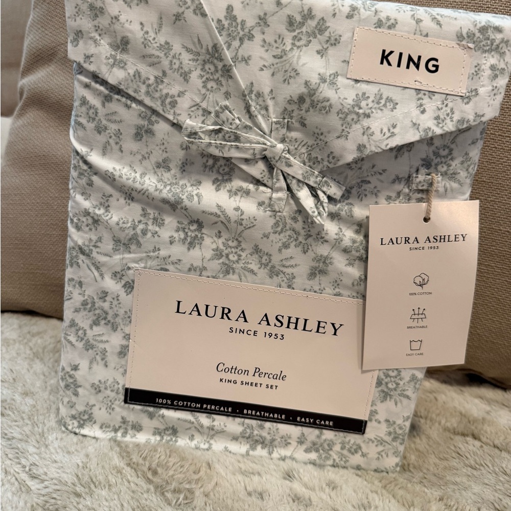 Laura Ashley King Sheet Set - Green floral